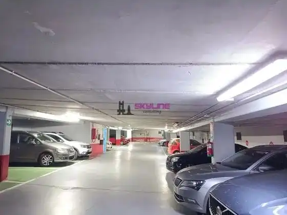 Parking de Garaje de alquiler en A Coruña Capital  con Alarma