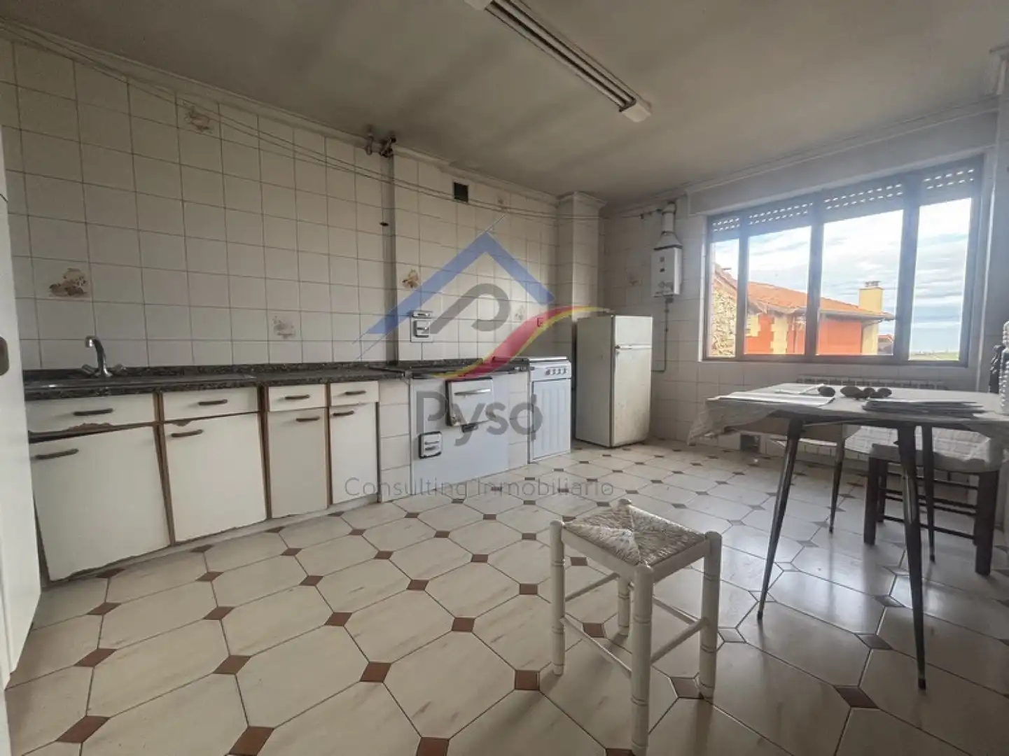 Cuina de Casa o xalet en venda en Santander amb Parquet