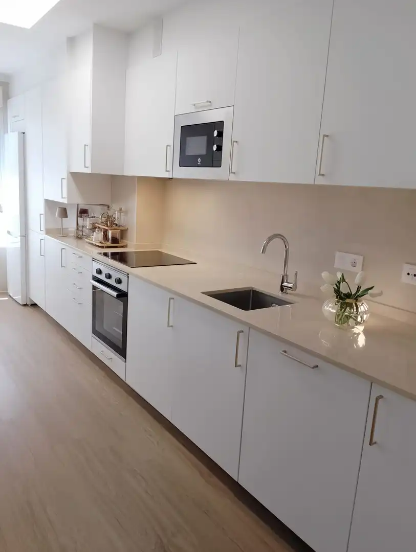 Cocina de Piso de alquiler en Gijón  con Calefacción y Amueblado