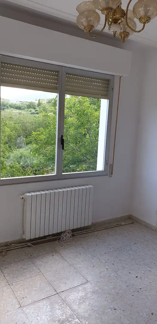 Dormitori de Pis en venda en Lagunilla del Jubera amb Calefacció, Moblat i Rentadora