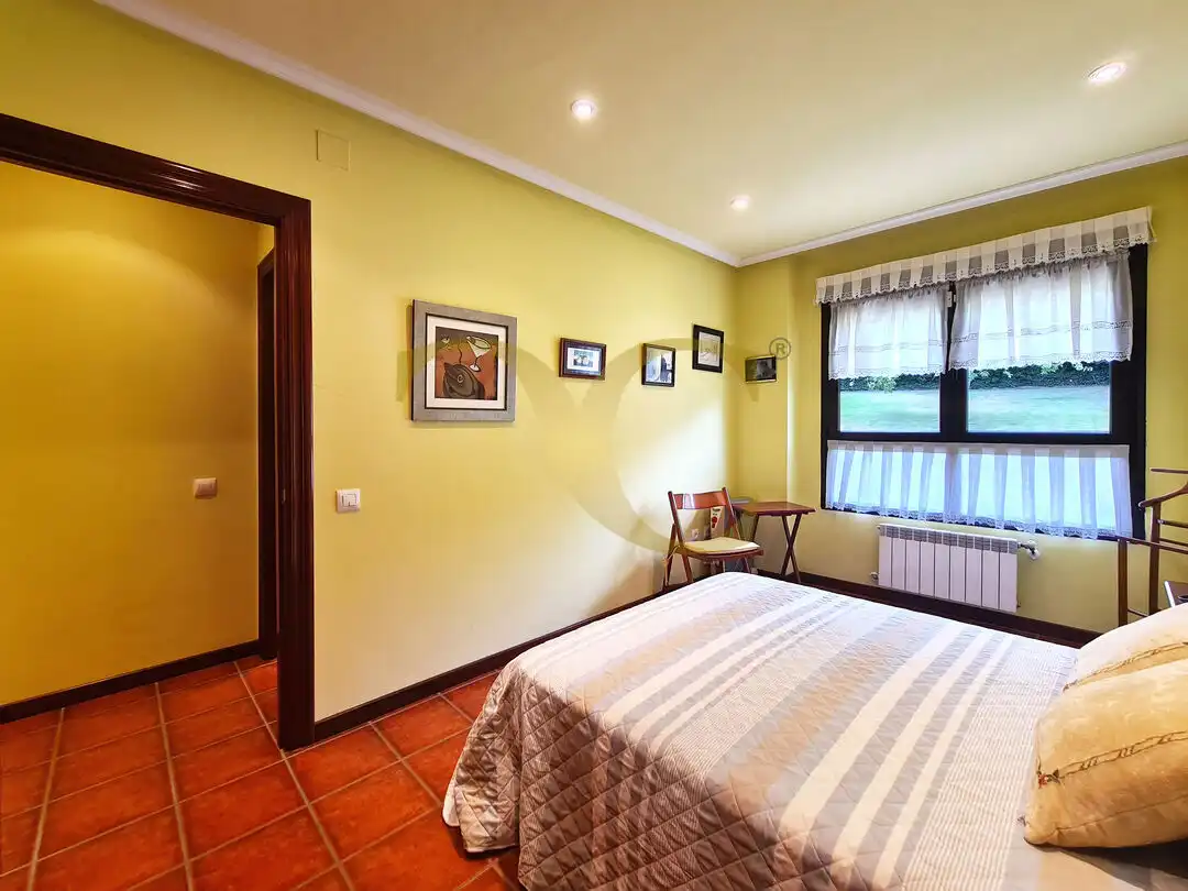 Habitación de Casa o chalet en venta en Gijón  con Calefacción, Jardín privado y Terraza