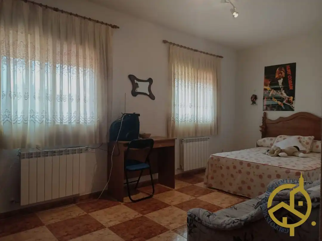 Dormitori de Casa o xalet en venda en El Viso de San Juan amb Aire condicionat, Calefacció i Jardí privat