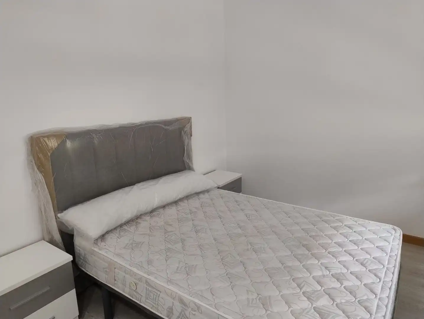 Bedroom of Flat for rent in Santiago de Compostela   with Heating, Furnished and Oven