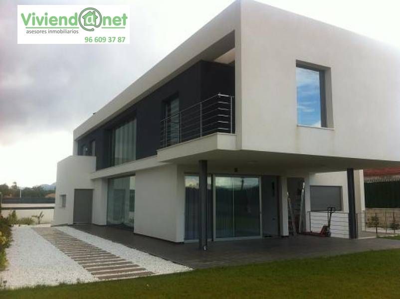 Vista exterior de Casa o xalet en venda en Elche / Elx amb Calefacció, Jardí privat i Terrassa