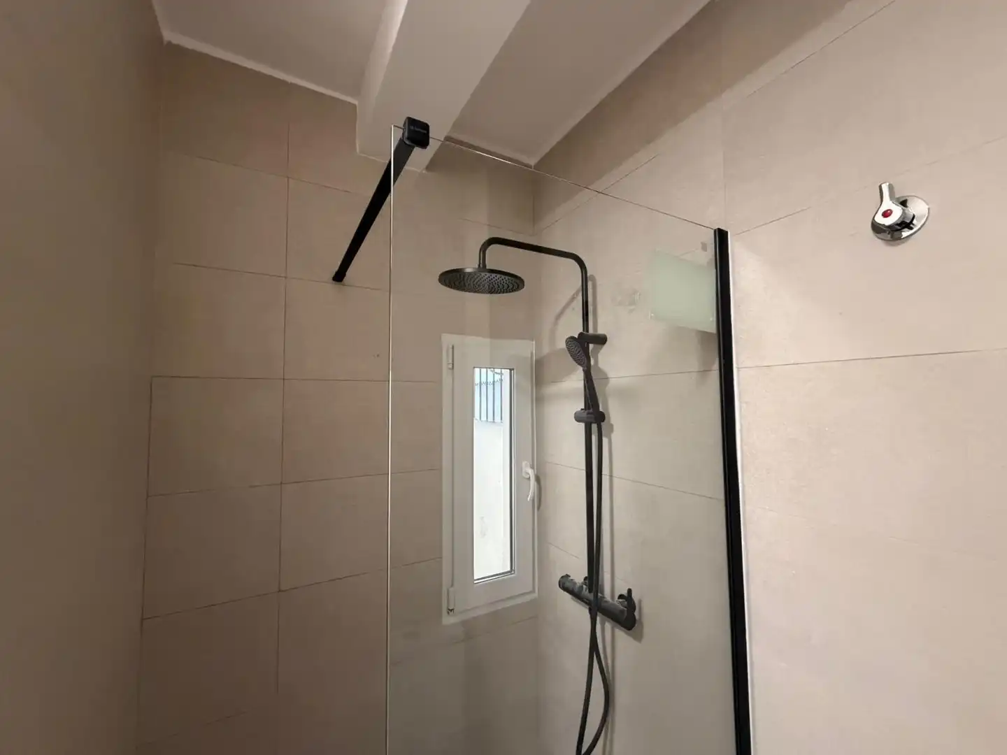 Baño de Piso de alquiler en Jaén con Horno, Lavadora y Microondas