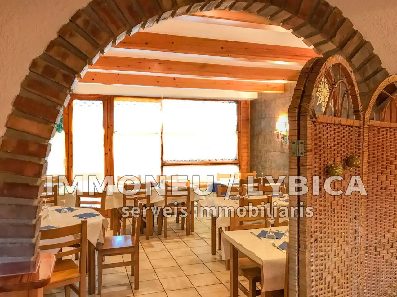 Local en venta en Alp