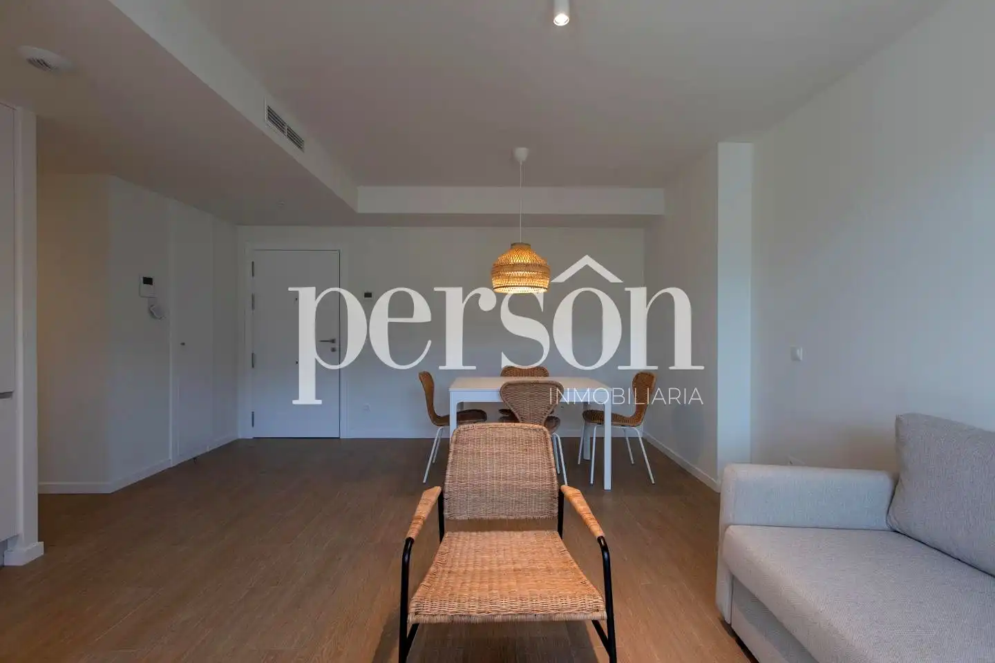 Habitación de Piso de alquiler en Dénia con Aire acondicionado, Terraza y Trastero