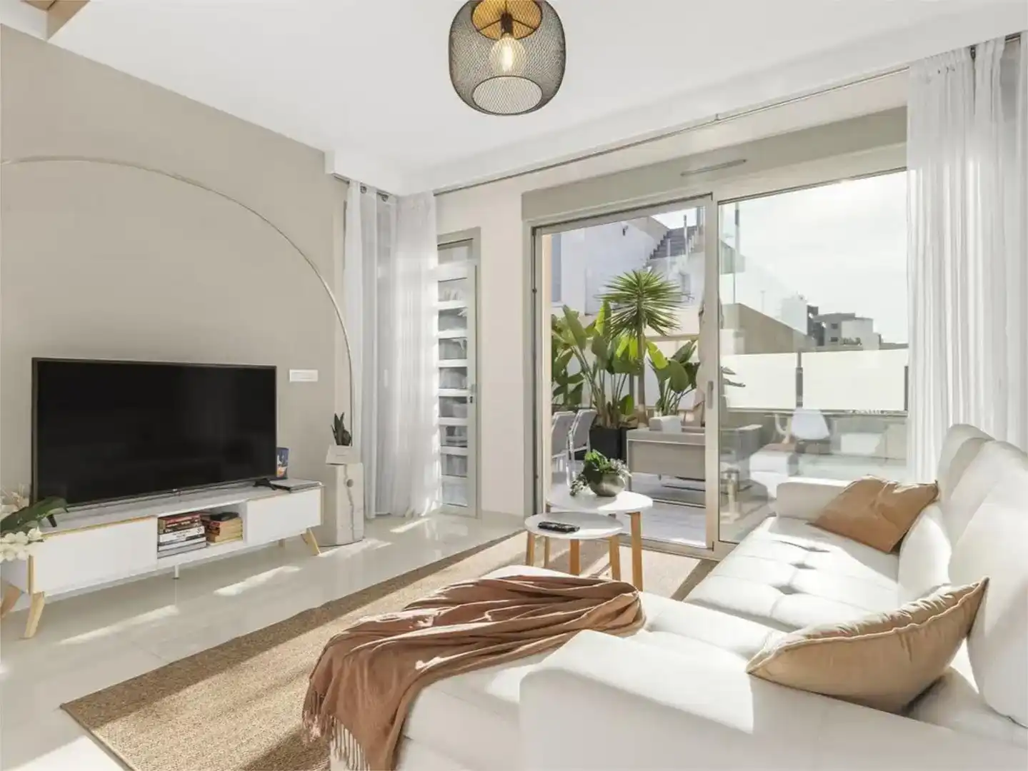 Sala de estar de Casa o chalet de alquiler en Pilar de la Horadada con Aire acondicionado, Jardín privado y Piscina