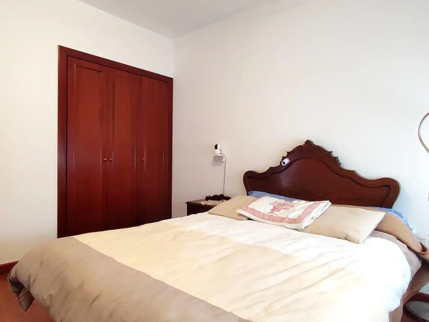 Dormitori de Casa o xalet en venda en Carral amb Jardí privat, Terrassa i Moblat