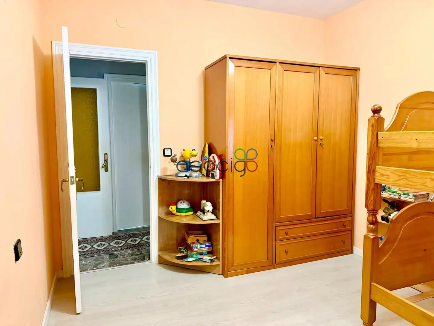 Dormitori de Casa o xalet en venda en Alovera amb Calefacció, Jardí privat i Terrassa