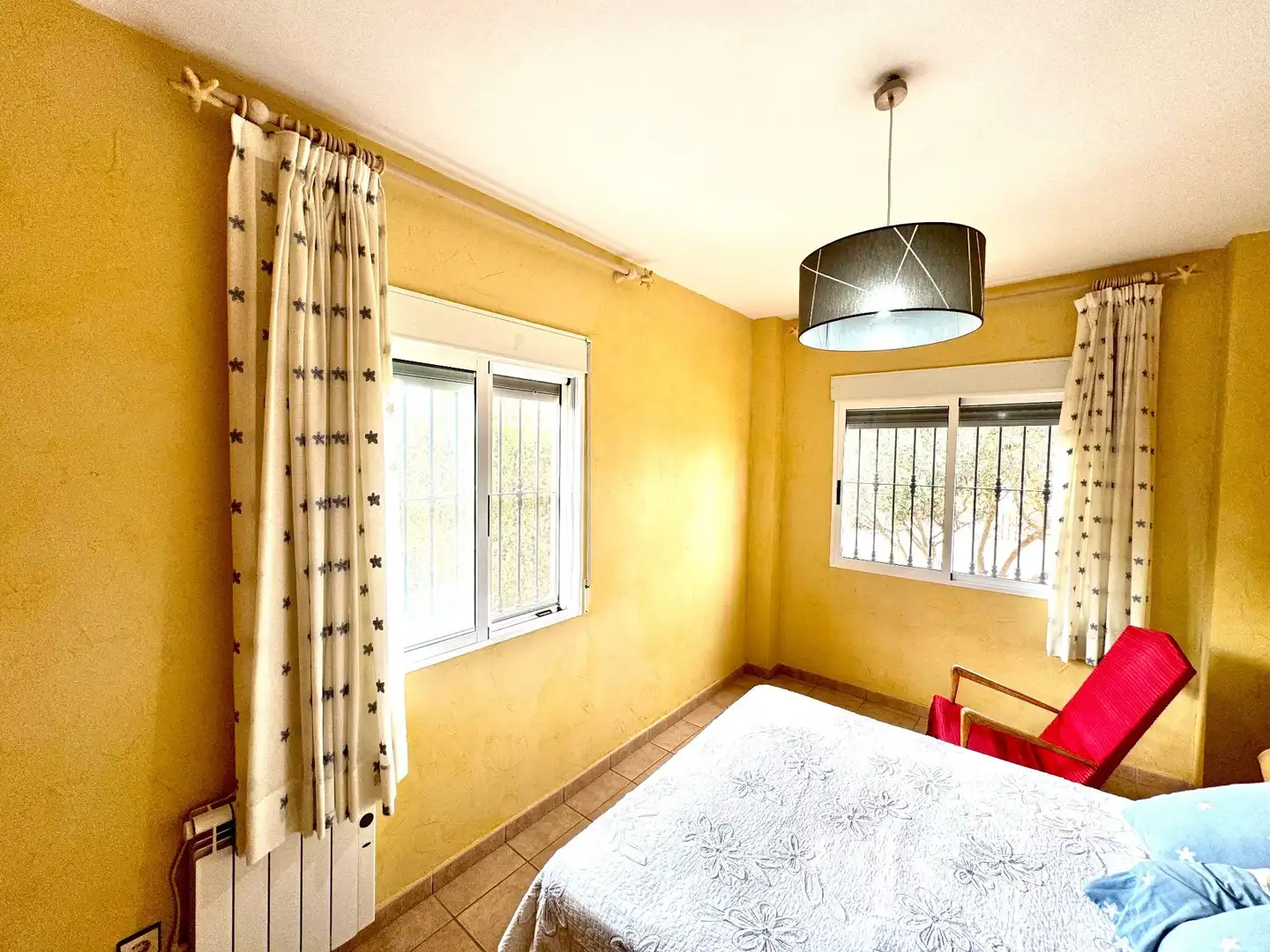 Habitación de Casa o chalet de alquiler en Jacarilla con Jardín privado, Terraza y Trastero