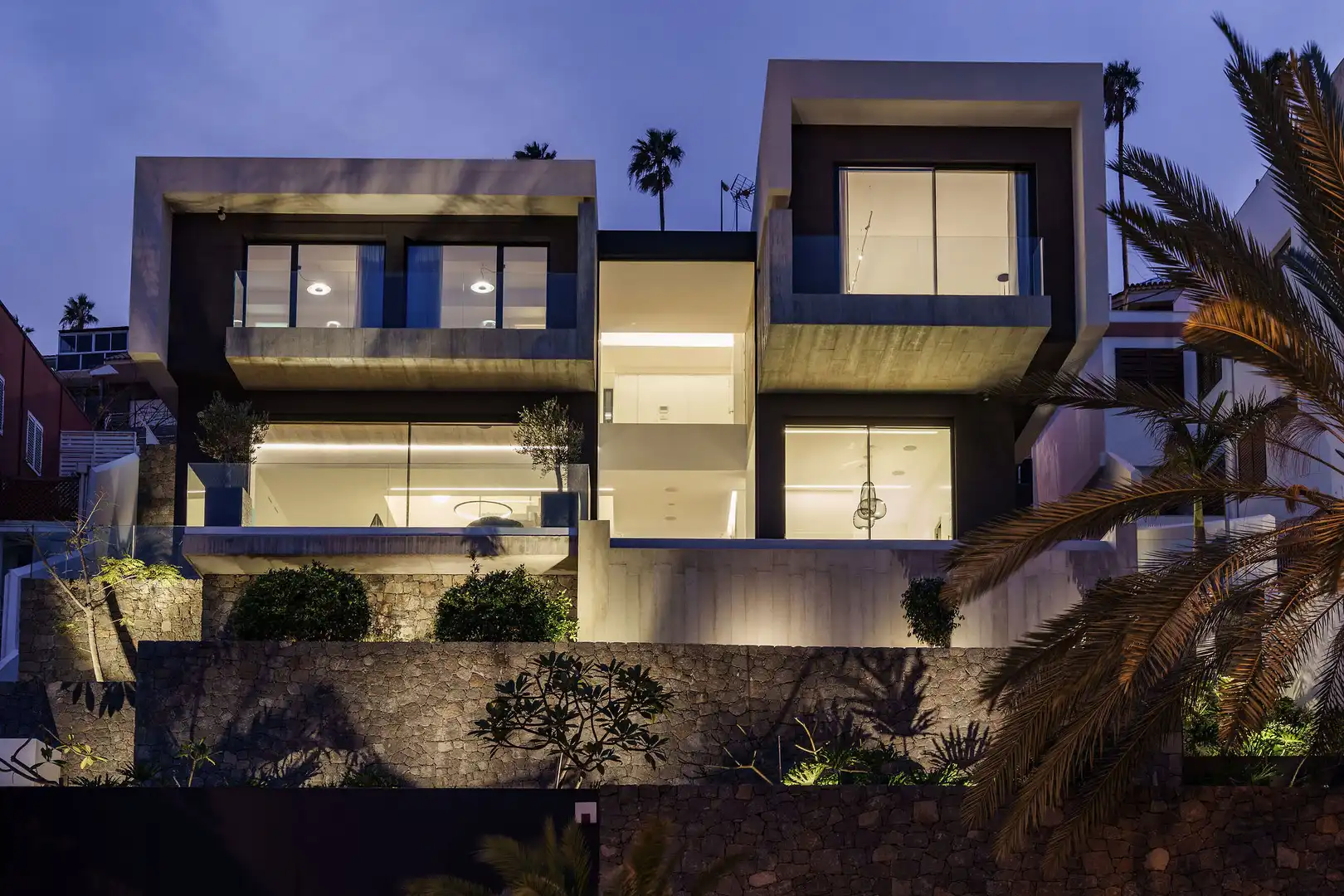 Vista exterior de Casa o xalet en venda en Las Palmas de Gran Canaria amb Aire condicionat, Calefacció i Jardí privat