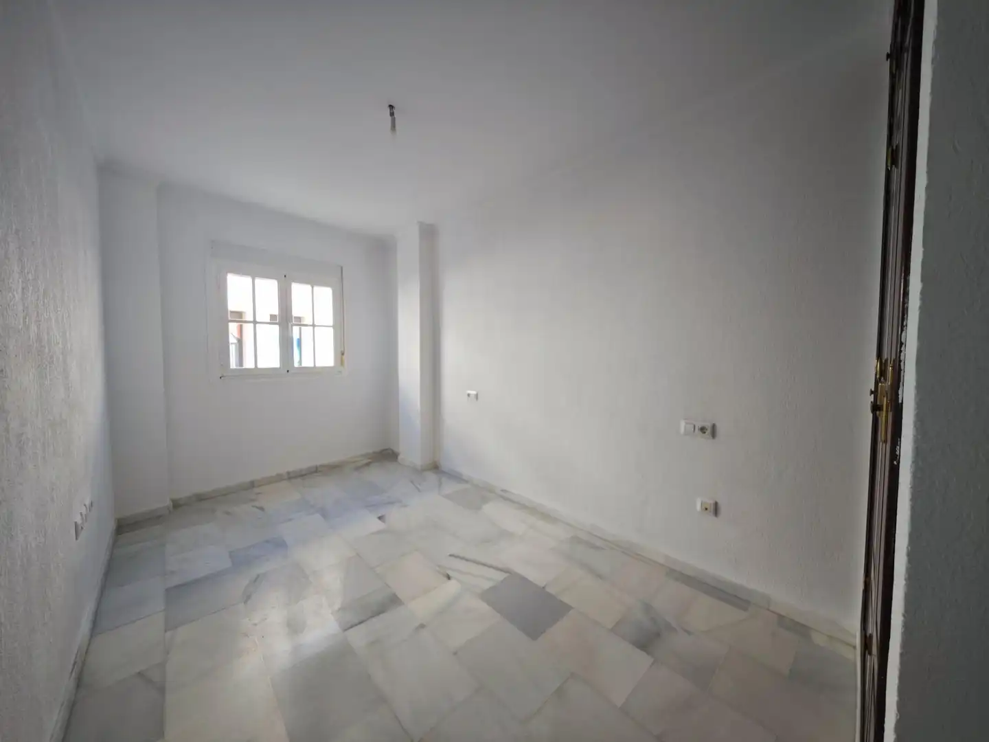 Habitación de Piso en venta en Chiclana de la Frontera con Aire acondicionado y Balcón