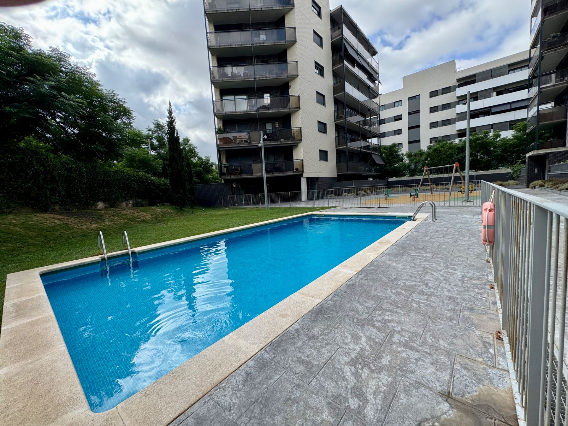 Swimming pool of Flat for sale in Sant Feliu de Llobregat  with Air Conditioner, Heating and Parquet flooring