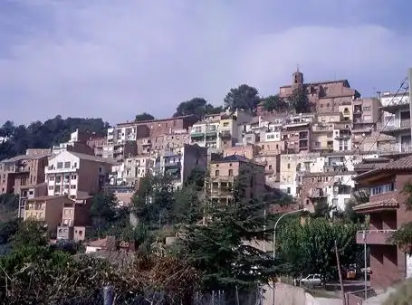 Vista exterior de Edifici en venda en Cornellà de Llobregat