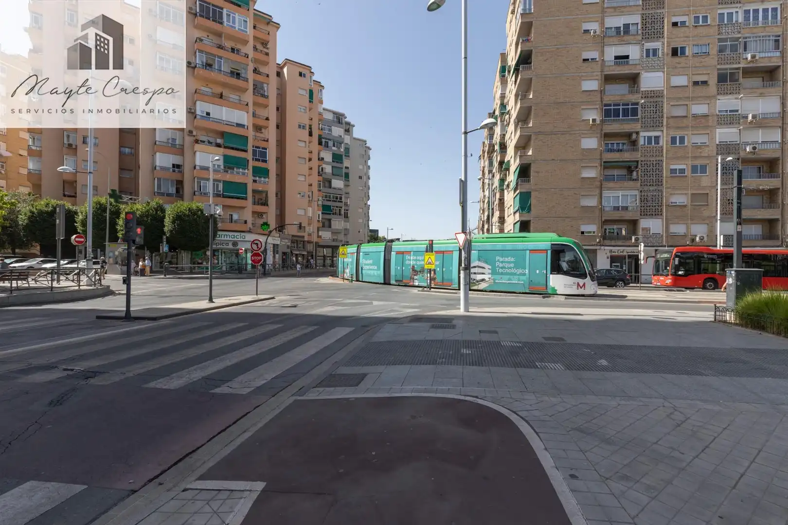Vista exterior de Piso en venta en Granada con Terraza, Amueblado y Balcón