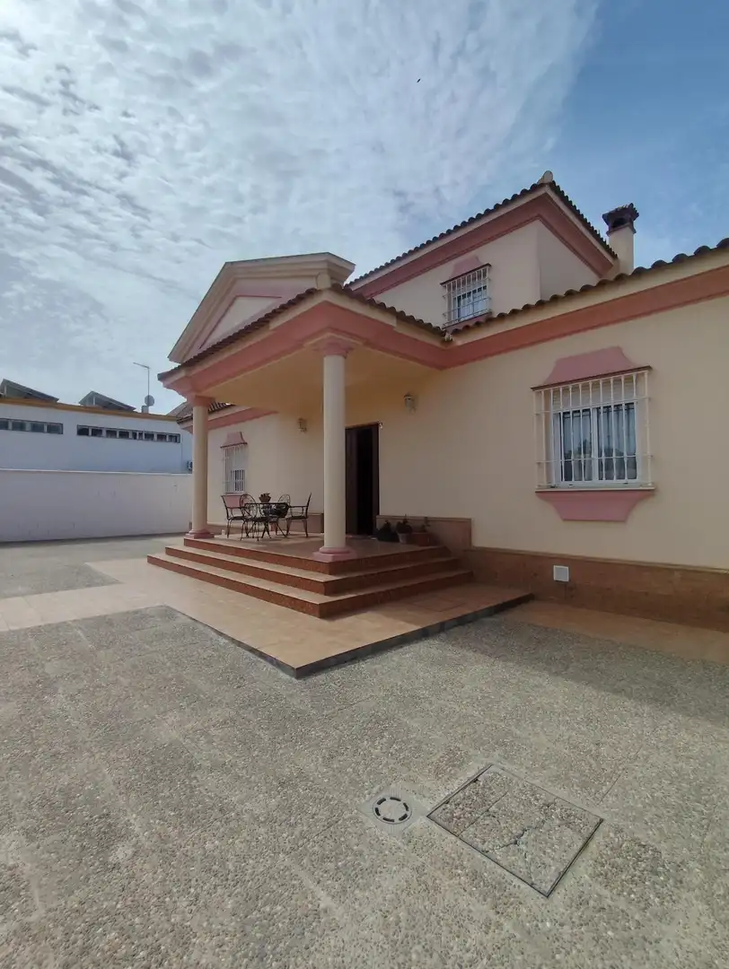Detached house with pool for sale in Las Almenas, imagen 3