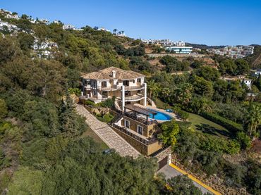Casa con piscina en venta en Elviria - Cabopino