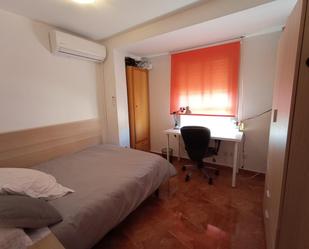 Bedroom of Flat to share in Moncada  with Air Conditioner, Heating and Furnished