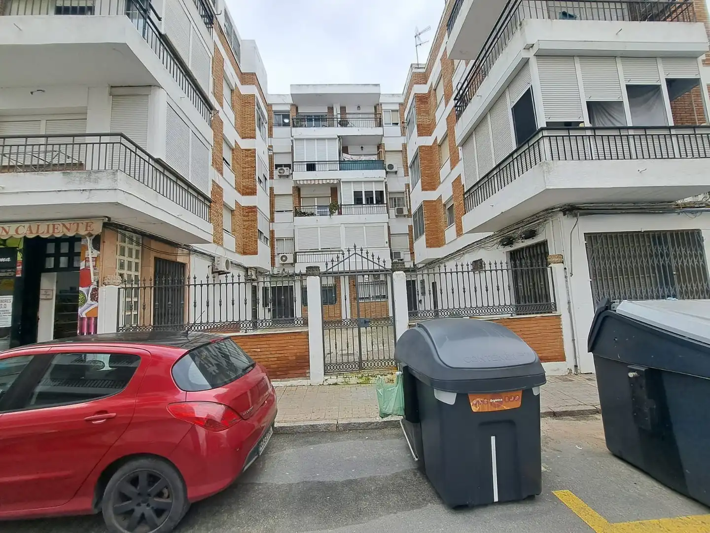 Vista exterior de Pis en venda en  Huelva Capital