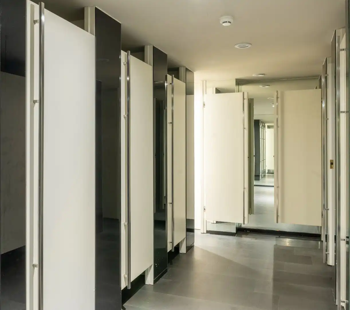Baño de Local en venta en Ferrol