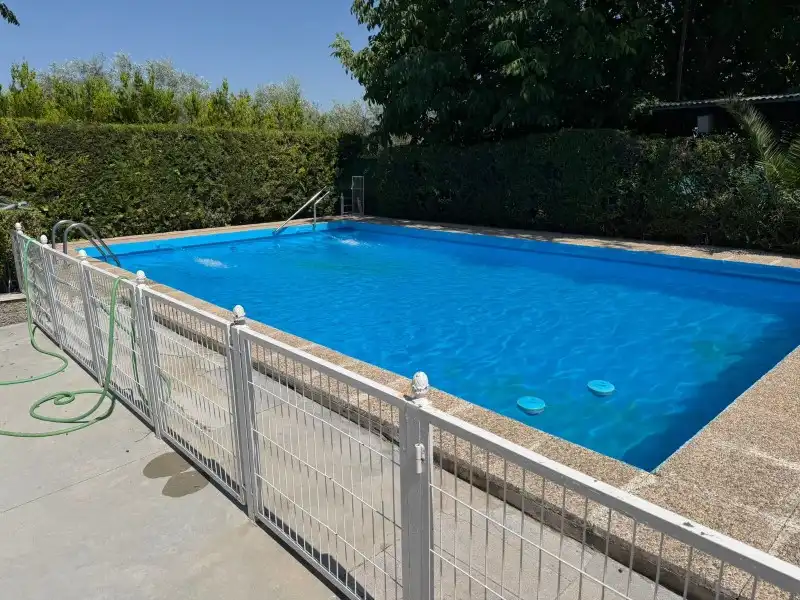 Piscina de Finca rústica en venta en Lucena