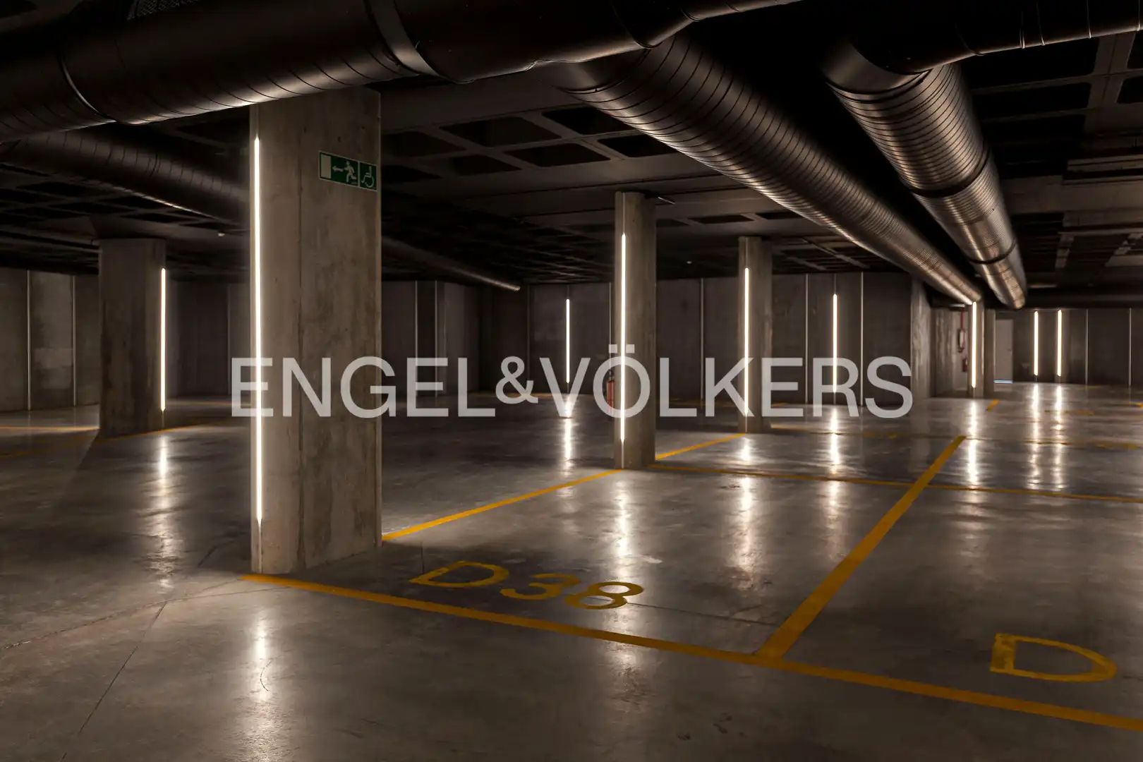 Parkplatz von Wohnung zum Verkauf in Madrid mit Klimaanlage, Heizung und Privatgarten