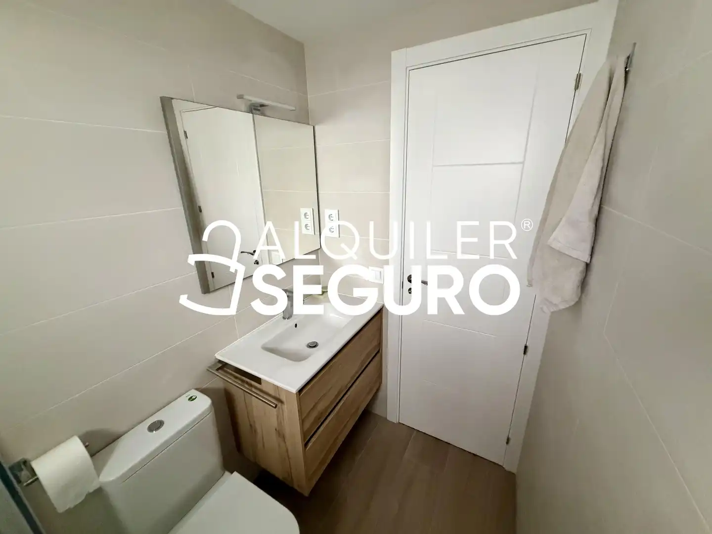 Baño de Piso de alquiler en Leganés con Aire acondicionado, Calefacción y Terraza