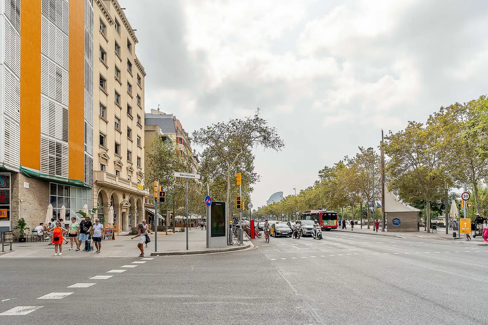 Außenansicht von Wohnungen zum Verkauf in Barcelona mit Klimaanlage, Möbliert und Waschmaschine