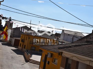 Casa amb balcó en venda a Pozo de Almoguera