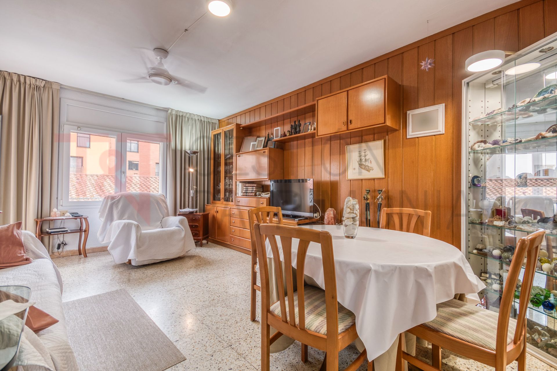 Living room of Flat for sale in Llançà  with Air Conditioner, Heating and Oven
