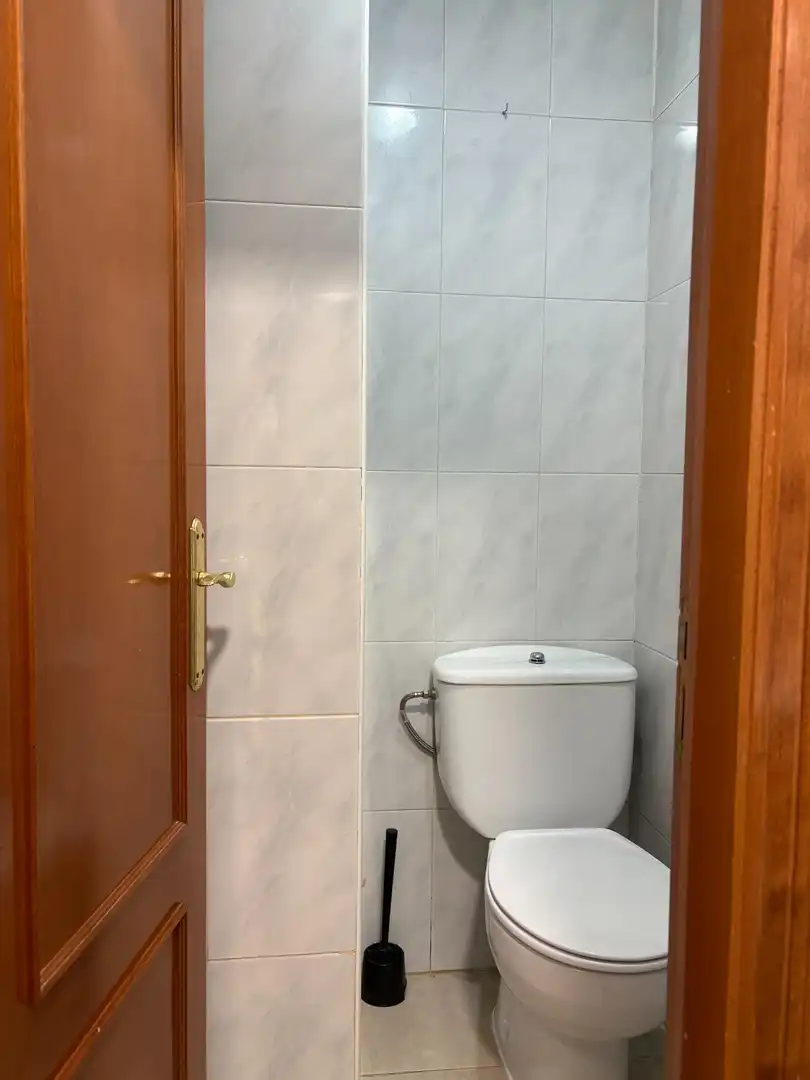 Badezimmer von Geschaftsraum zur Miete in Oviedo  mit Möbliert