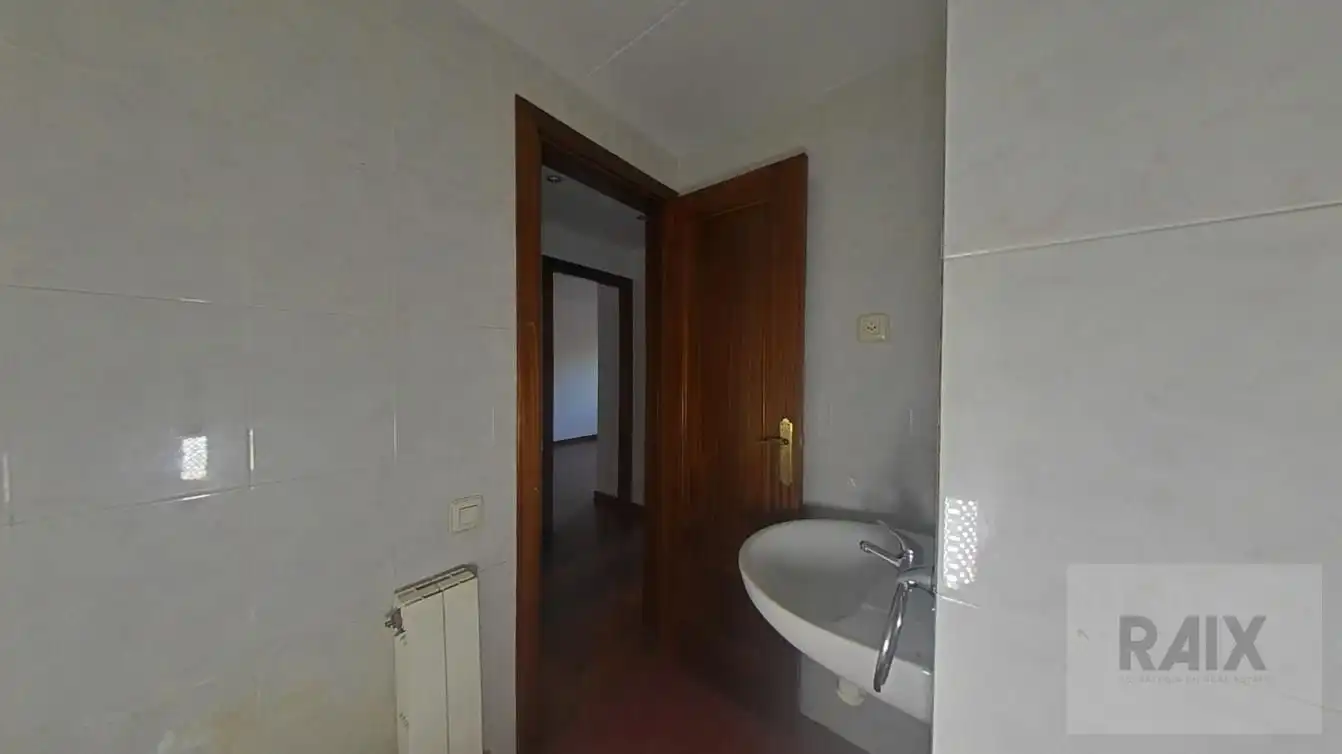 Piso en venta en Sabadell con Calefacción y Terraza