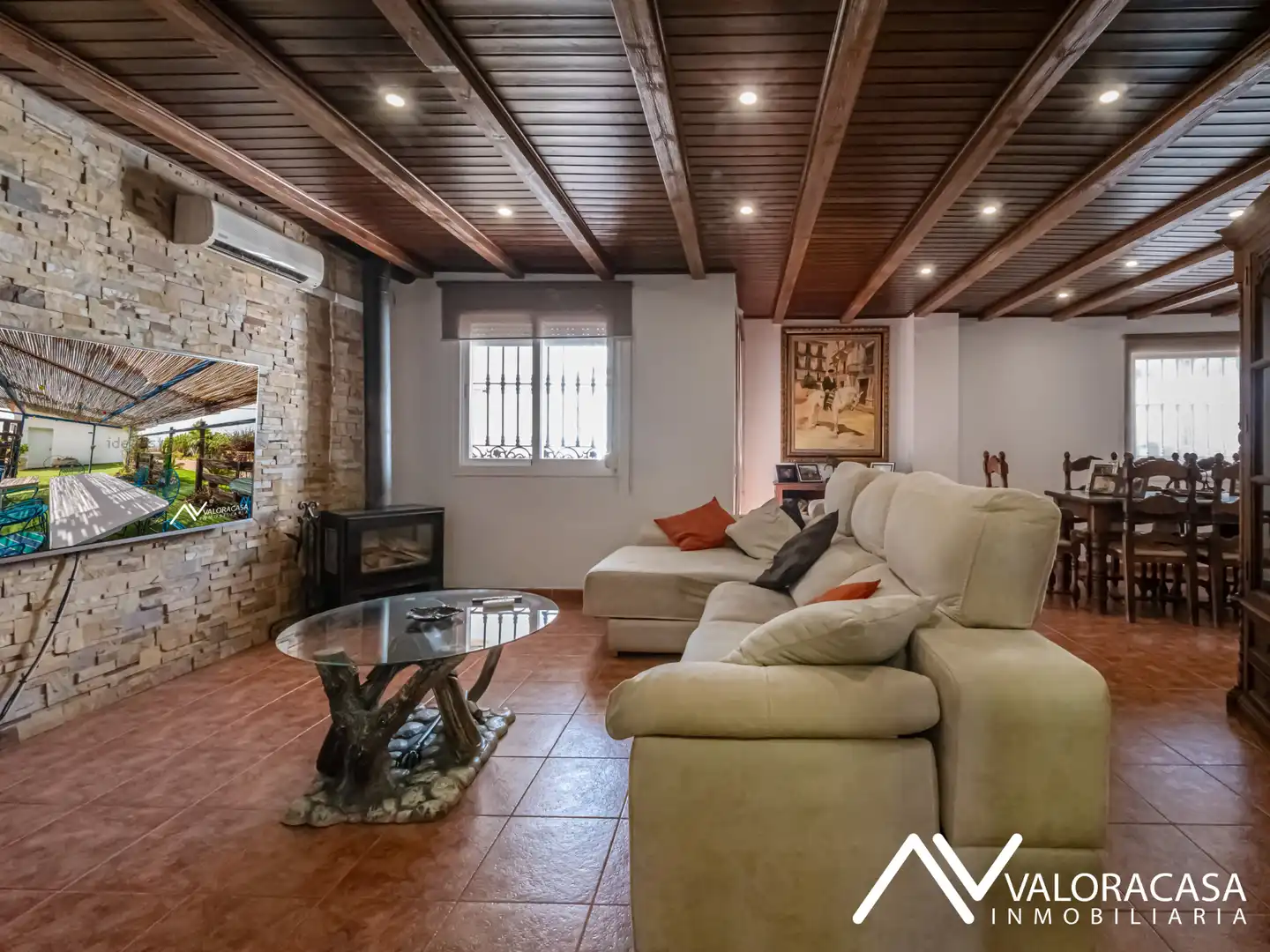 Sala d'estar de Casa o xalet en venda en Cártama amb Aire condicionat, Terrassa i Moblat