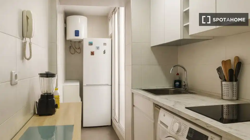 Küche von Wohnungen zur untervermieten in Málaga mit Klimaanlage, Heizung und Terrasse
