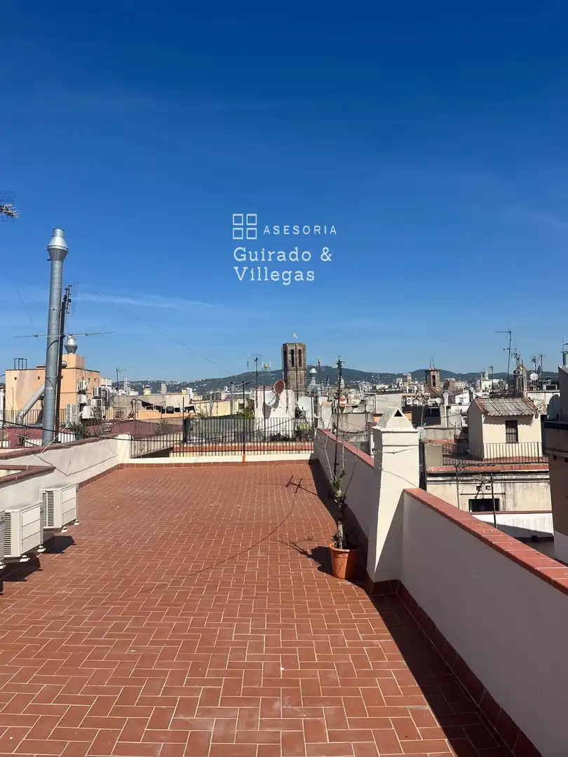 Vista exterior de Pis en venda en Barcelona amb Aire condicionat, Terrassa i Moblat