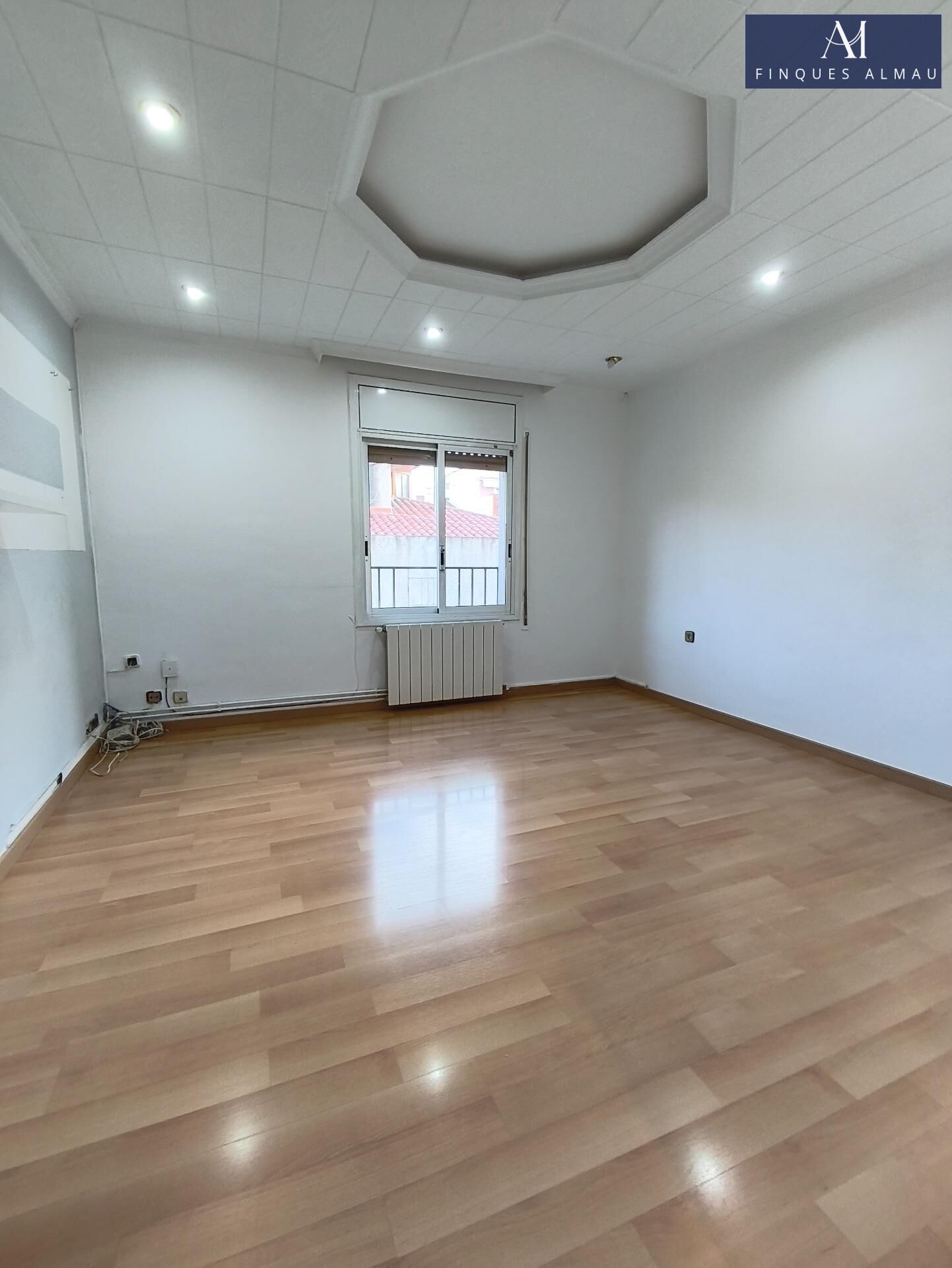 Dormitori de Pis en venda en Sant Boi de Llobregat amb Aire condicionat, Parquet i Traster