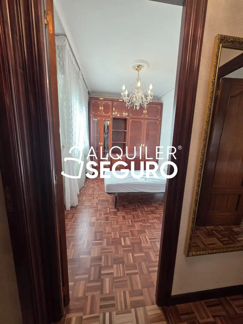 Bedroom of Flat for rent in Burgos  with Heating, Terrace and Furnished