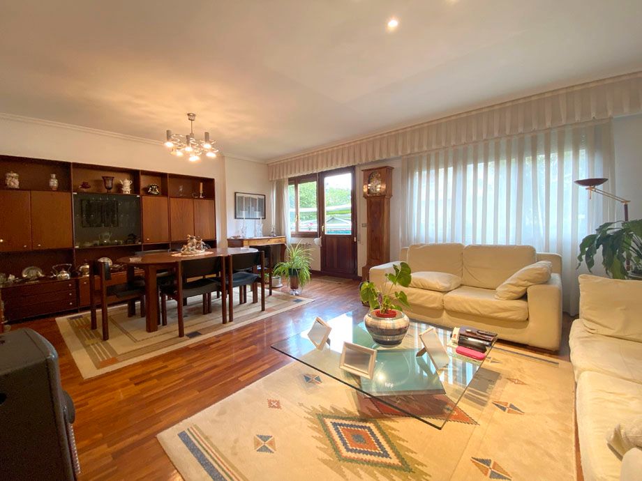 Living room of House or chalet for sale in Vitoria - Gasteiz  with Heating, Private garden and Parquet flooring