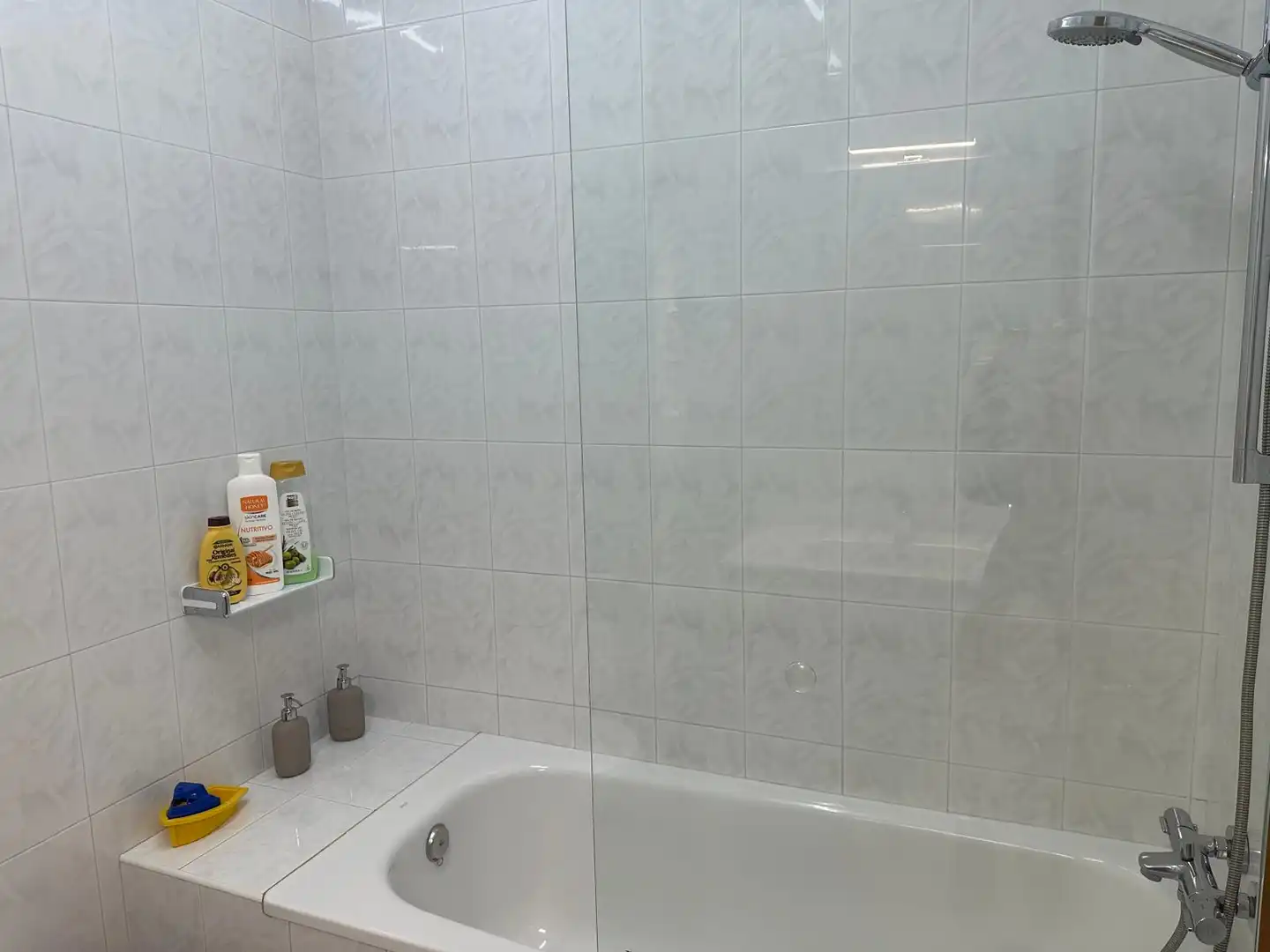 Badezimmer von Wohnung zur Miete in Pontevedra Capital  mit Heizung, Möbliert und Balkon