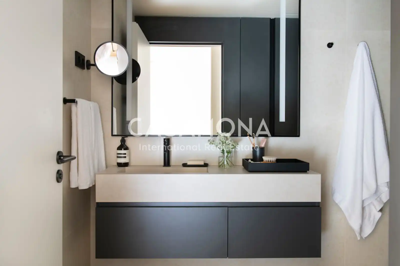 Baño de Apartamento de alquiler en Barcelona con Aire acondicionado, Terraza y Internet
