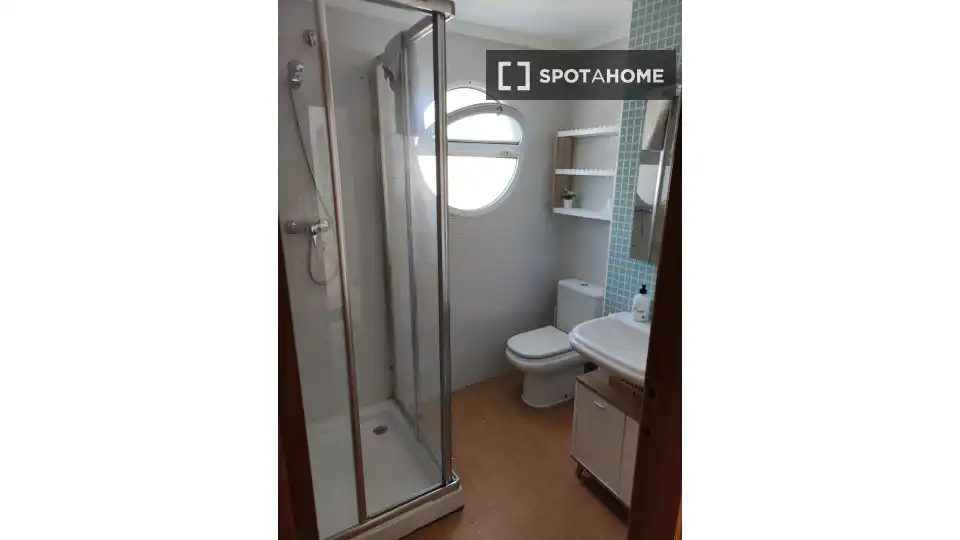 Baño de Apartamento para compartir en El Verger con Aire acondicionado, Terraza y Amueblado