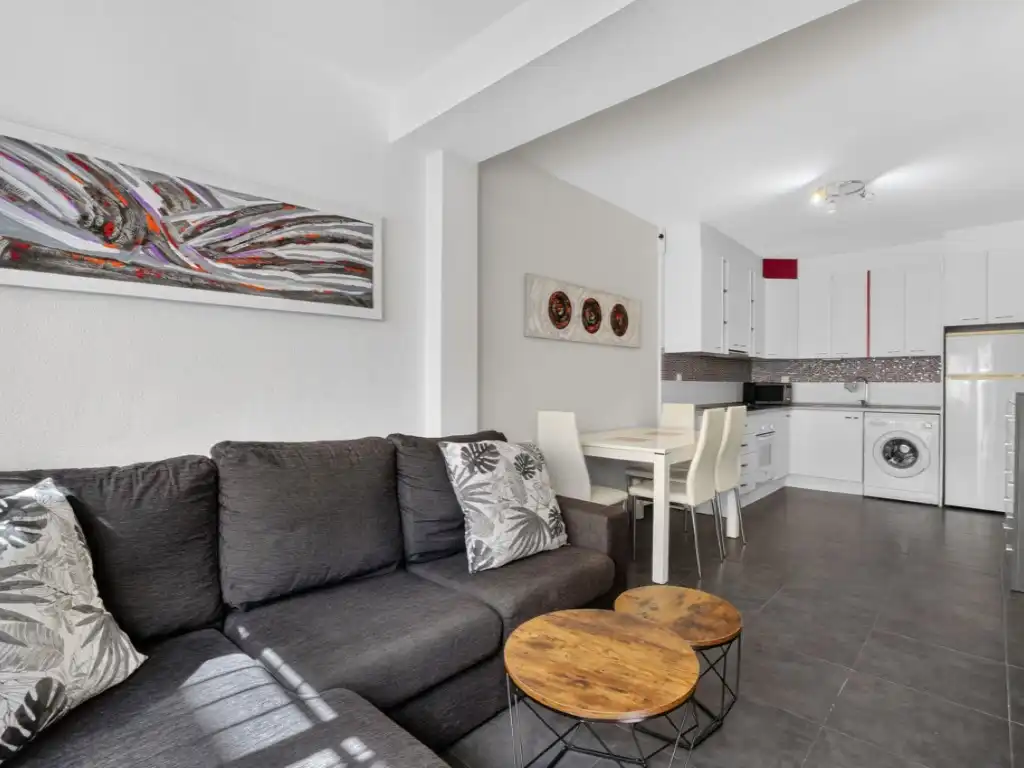 Sala d'estar de Casa adosada en venda en Torrevieja amb Aire condicionat, Moblat i Piscina comunitària