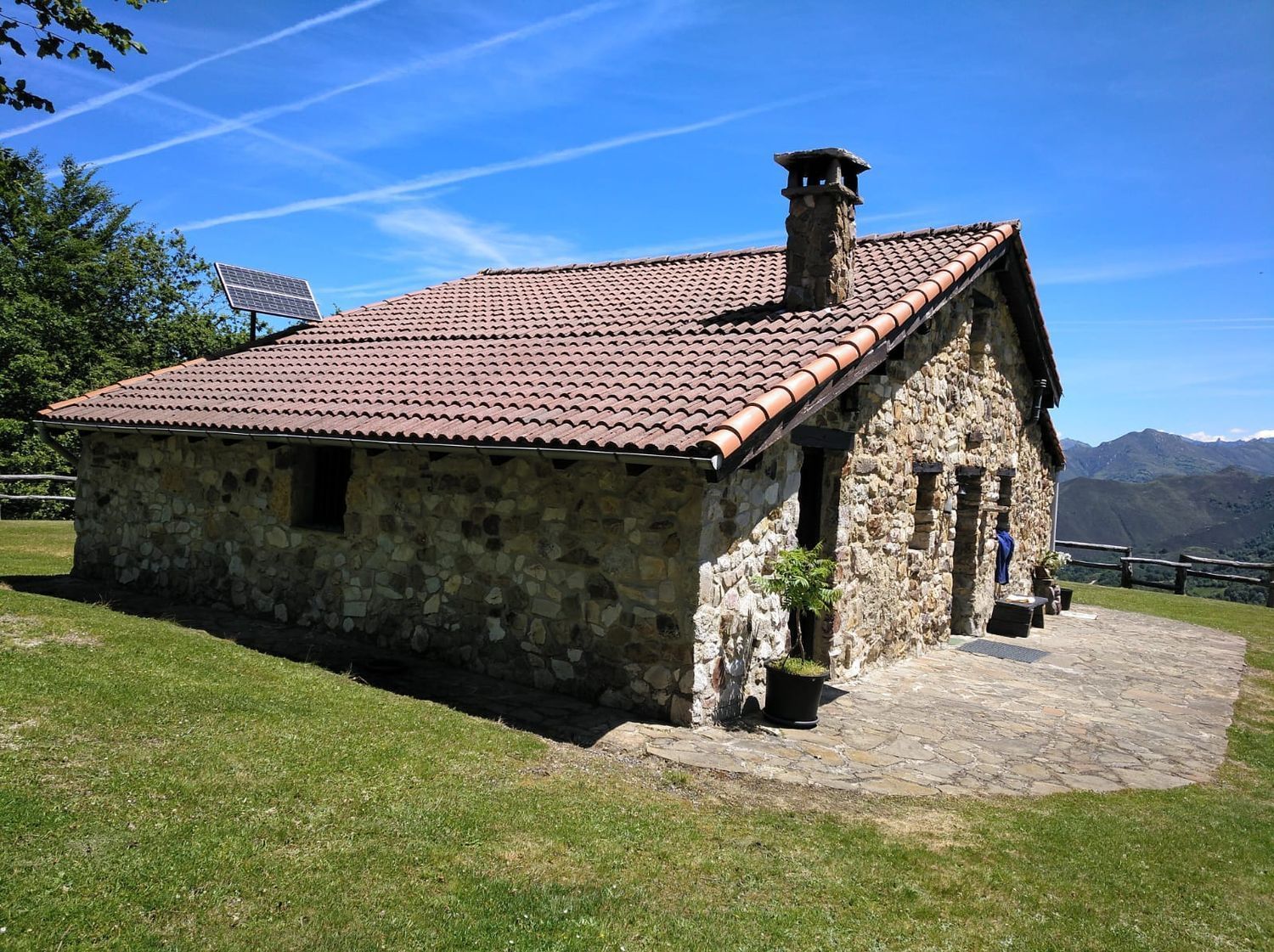 Exterior view of House or chalet for sale in Nava  with Swimming Pool