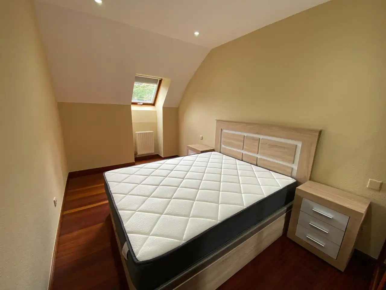 Maisonette zur Miete in Calle Jose Maria Vega, Cotolino