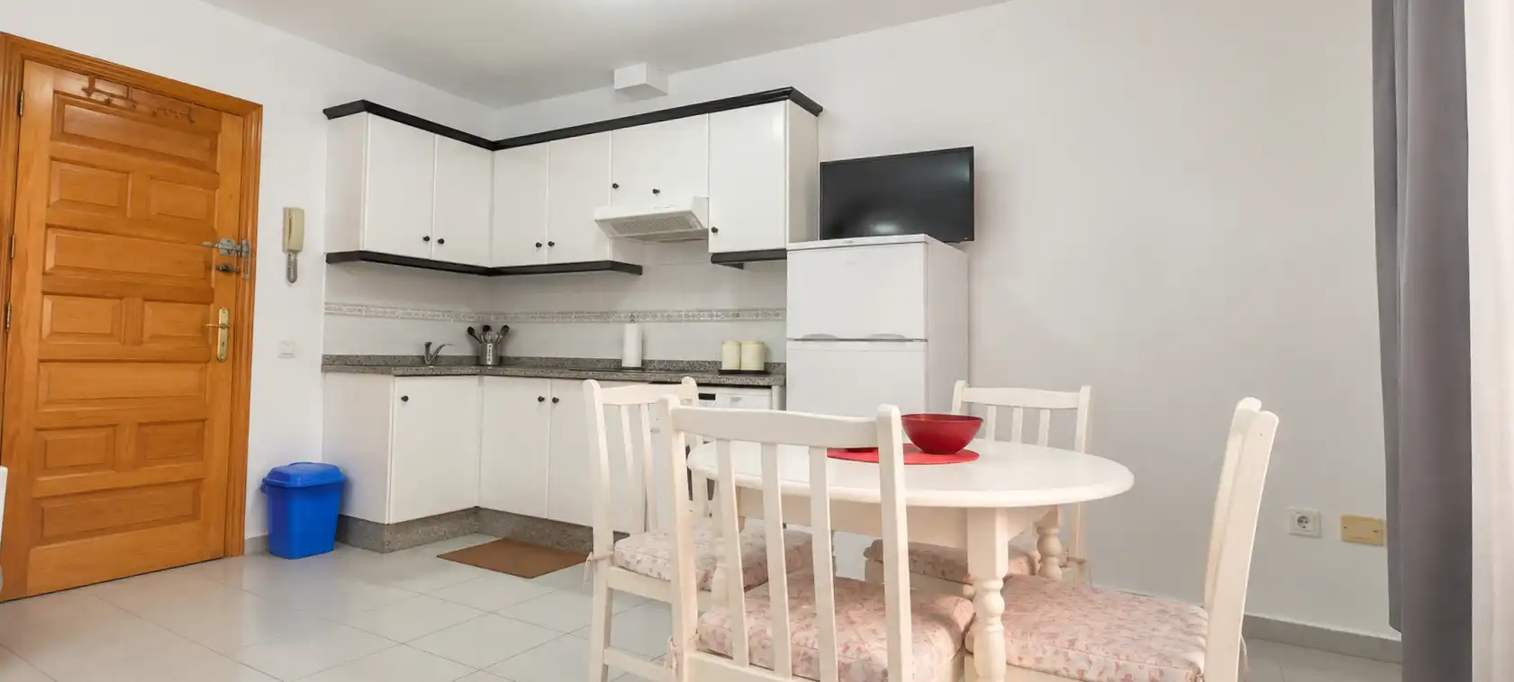 Cuina de Estudi en venda en Granadilla de Abona amb Moblat, Rentadora i Microones