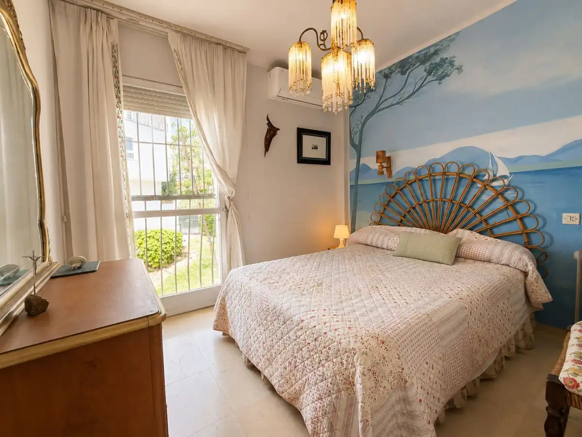 Schlafzimmer von Einfamilien-Reihenhaus zum Verkauf in Mijas mit Klimaanlage, Terrasse und Möbliert