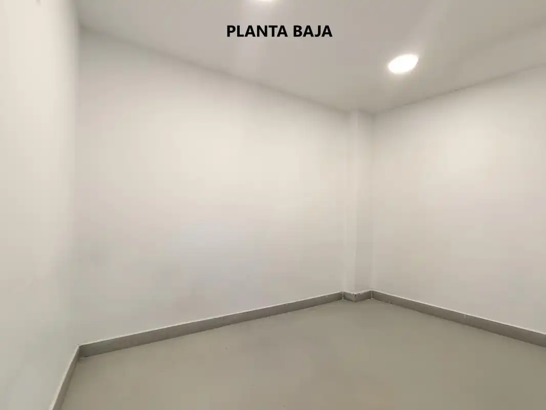 Casa adosada en venda en Oliva amb Calefacció, Terrassa i Balcó