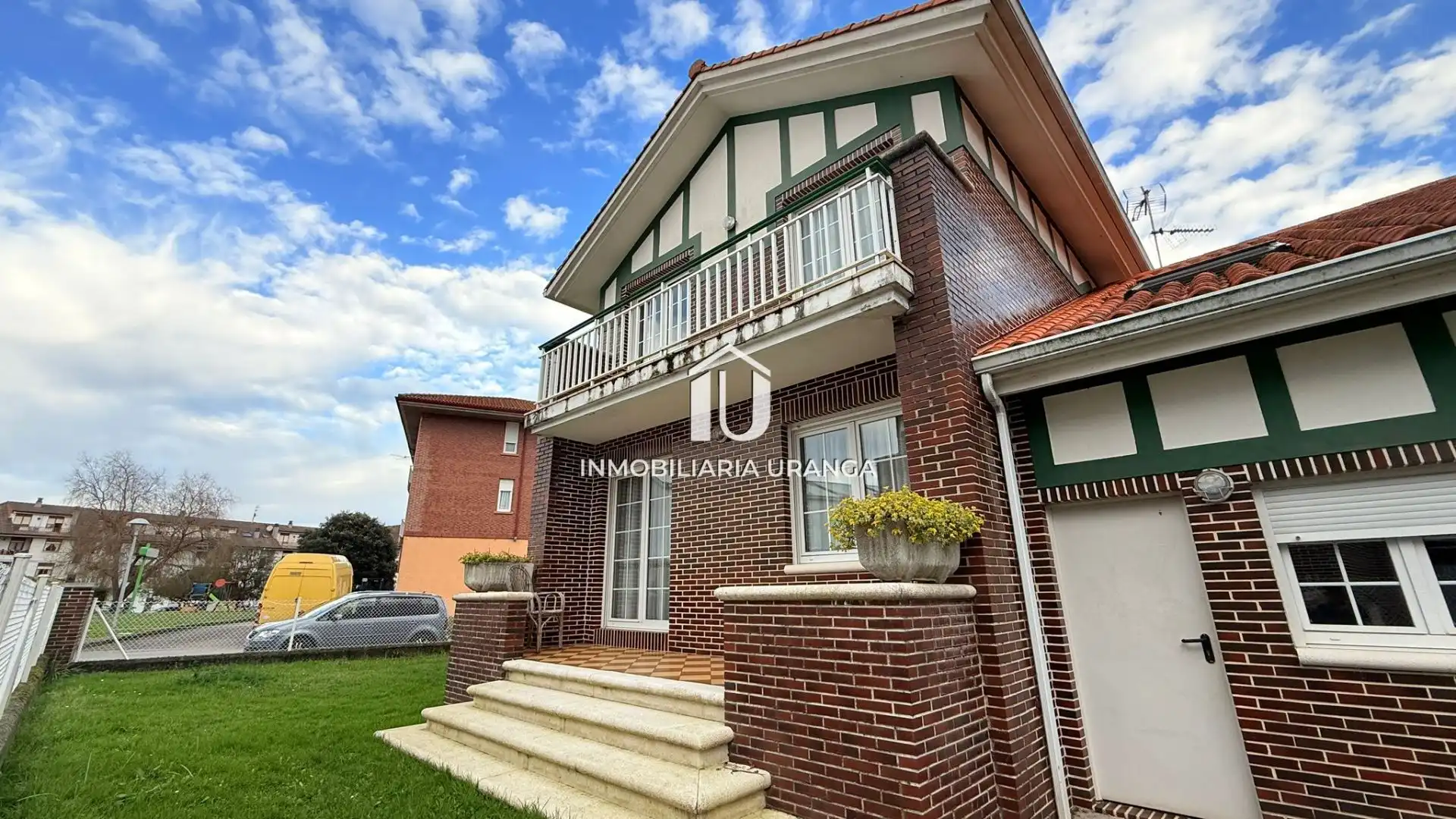 Vista exterior de Casa o chalet en venta en Bárcena de Cicero con Calefacción, Jardín privado y Terraza