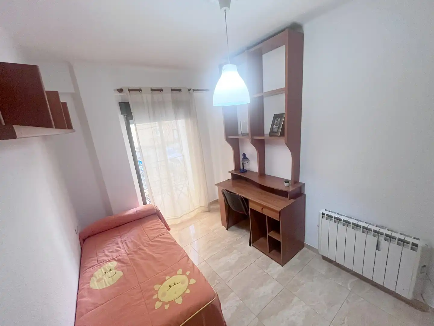 Appartamento con ascensore in affitto a Calle Doctor Fernando Escobar 4, imagen 5